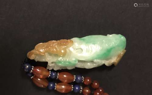 A Jadeite Pendant with Agate Necklace