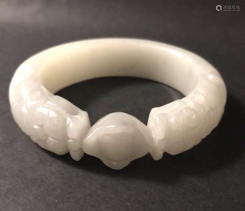 Qing D., A Jade Dragon Bracelet