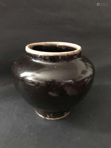 Song D., A Black Glaze Jar