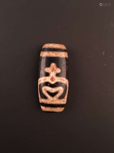 The Old Tibetan Dzi Bead