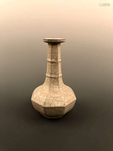 Chinese Kuan Type Vase