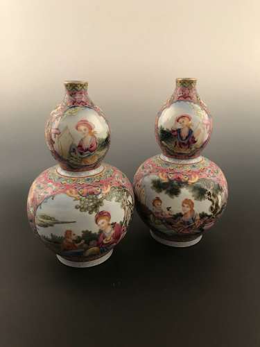 A Pair Chiese Enamel Double Gourd Vase with Qianlong Mark
