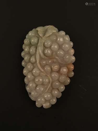 Fine Jade Grapes Pendant