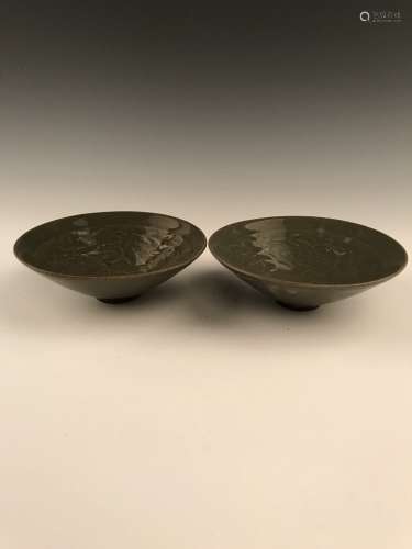 Pair of small Bowl with Bird design