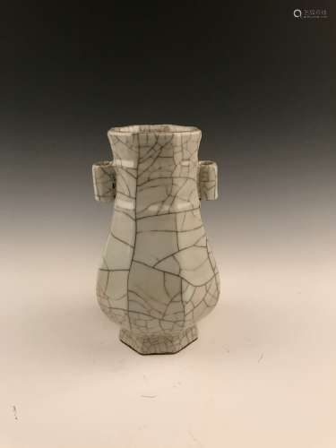Chinese GeYao Vase