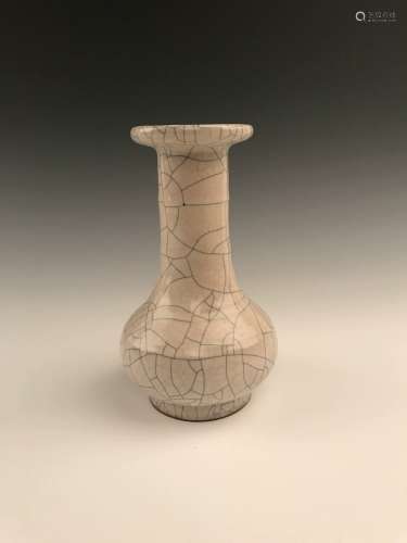 Fine Chinese Kuan Type Vase