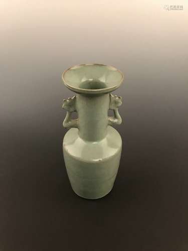 Chinse Longquan Vase