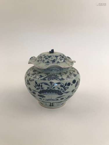 Fine Chinese Yuan Blue and White Jar
