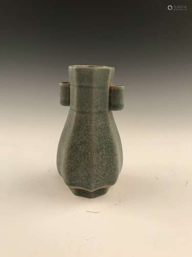 Chinese Kuan Type Vase