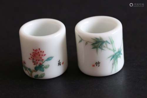 Pair Of Chinese Qing Styled Famille Rose Thumb Ring H:3.5cm W:3.2cm