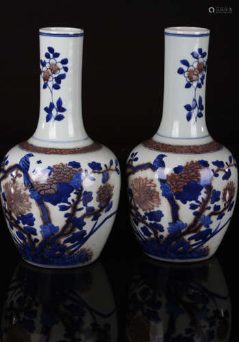 Pair of Chinese Qing Styled Blue and White Vase Painted with Flowers and Birds W:12cm H:23cm