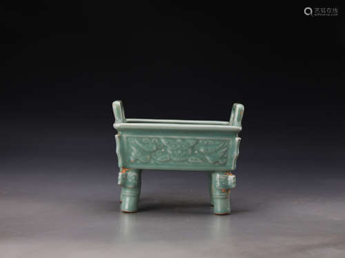 A Yuan Styled Celadon Censer Carved with PiXiu W:19cm H:11cm