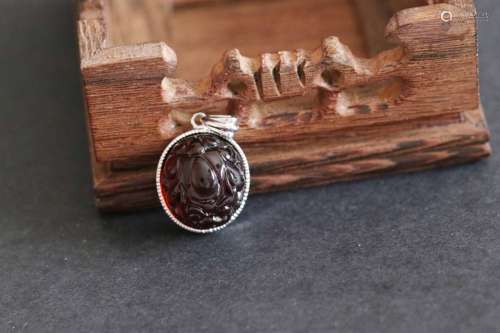 Chinese BLood Amber PiXiu Shaped Pendant (4.9g) W:2.1cm