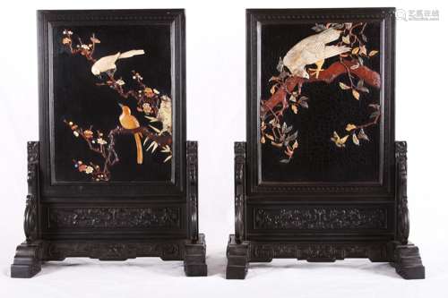 Pair of Chinese Qing Styled Lacqured Table Screen With Zitan Wood Frame Inlaid with Shoushan Stone Birds and Other Gems L:31cm W:18cm H:46cm