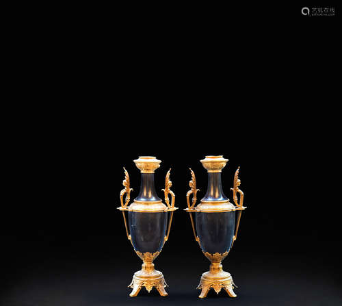 PAIRE DE VASES