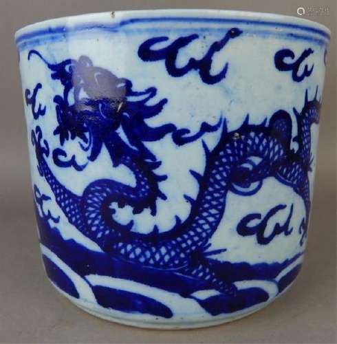 Chinese Blue and White Porcelain Dragon Pot