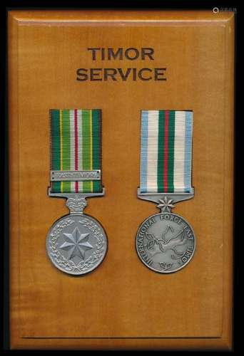 Australia 2 service medals for East Timor