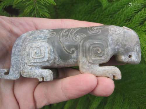 Certified Chinese small grey jade tiger, W. Zhou (1122-771BC)