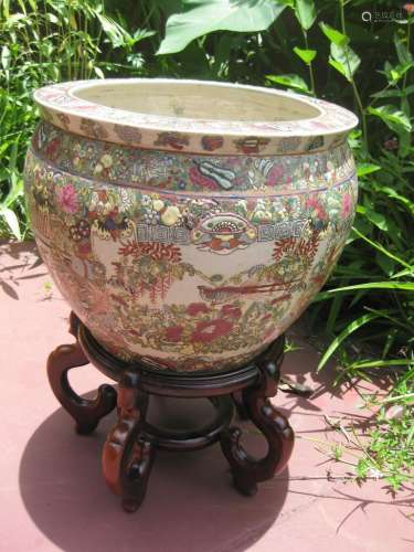 Chinese porcelain fish bowl, Qianlong Emperor 1711-1799