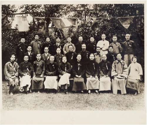 毛泽东（1893～1976）、戴季陶（1890～1949）、汪精卫（1883～1944）等 第一次国共合作期间在孙中山寓所纪念“双五节”合影