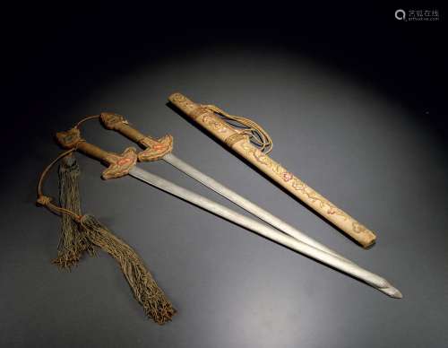梅兰芳（1894～1961）旧藏 《霸王别姬》等双剑道具
