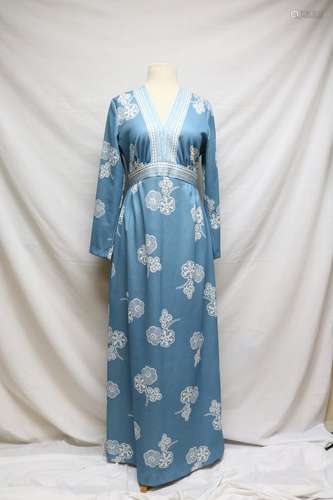 1970s blue/white floral maxi dress