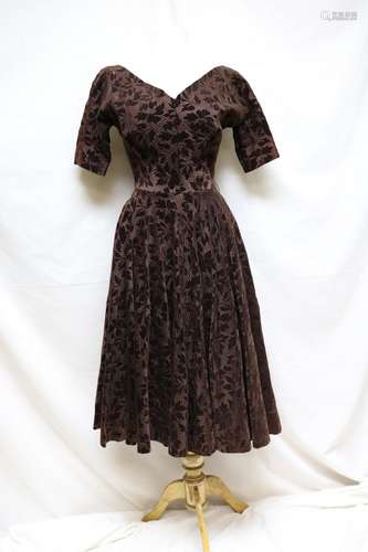 1950s embroidered velvet dress