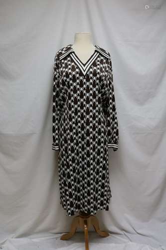 1970s geometric print shift dress