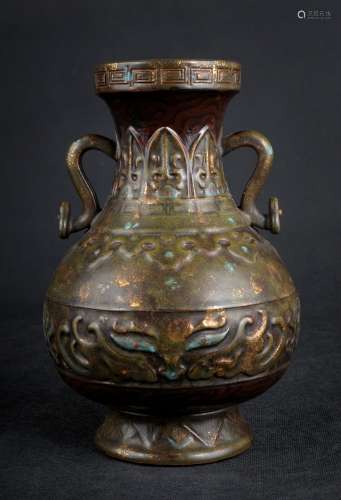 清代 古铜釉饕餮纹如意耳瓶
