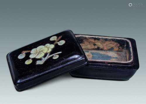 18世纪 紫檀嵌螺钿银胎香盒