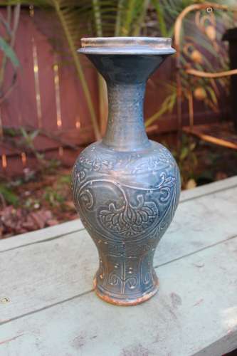Longquan celadon blue glazed bottle vase, S. Song-Yuan dynasties (1200-1400AD)