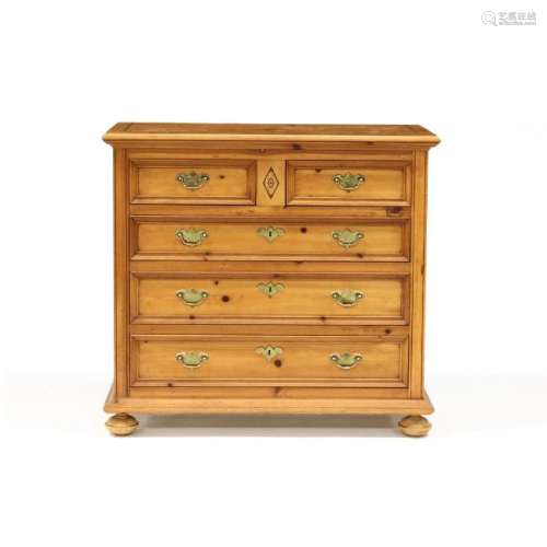 Hickory Chair Co., William and Mary Style Inlaid Chest