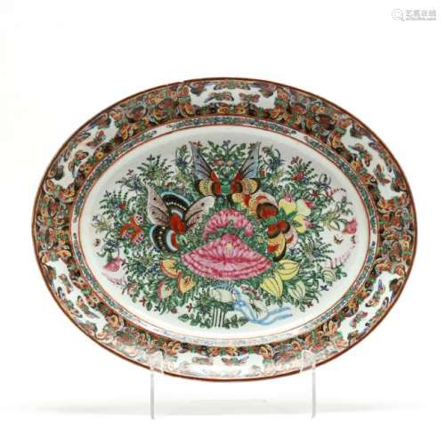 Antique Chinese Export Porcelain Platter in Thousand