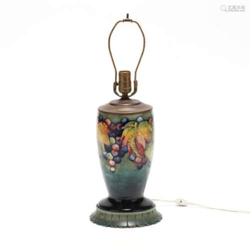 Moorcroft, Vintage Art Pottery Table Lamp