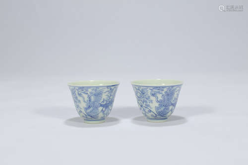 Pair Chinese blue and white porcelain cups, Yongzheng