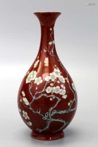 Chinese red glaze porcelain vase, Qianlong mark.