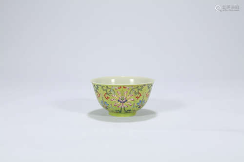 Chinese yellow glaze famille rose porcelain bowl,