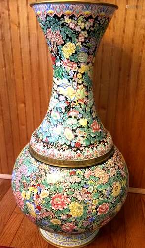 Big Chinese Enameled Vase