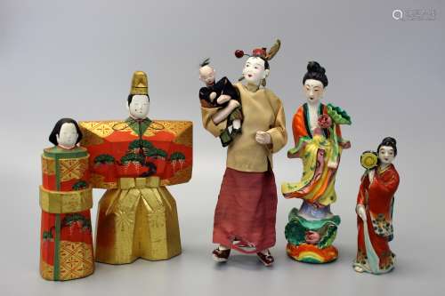 Group of Chinese and Japanese porcelain and wood