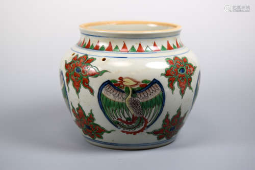 Chinese Wucai Porcelain Urn