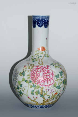 Chinese Famille Rose Porcelain Vase with Peony Scene