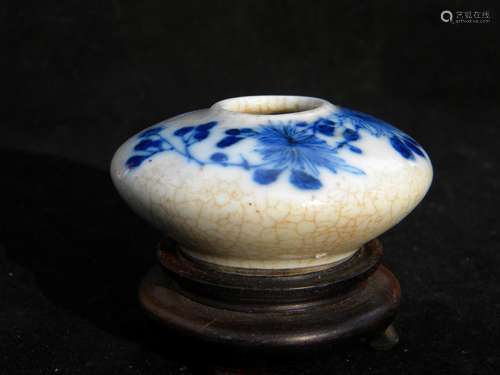 Antique Chinese Blue and White Water dropper