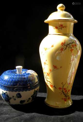 Pair of Vase and Covered Pot