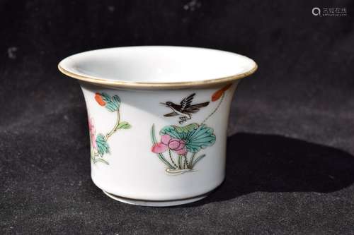 Antique Chinese Famille Rose Porcelain Cup