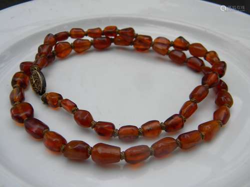 ANTIQUE CHINESE NATURAL BALTIC HONEY AMBER NECKLACE