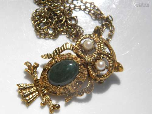 Vintage Green Nephrite Jade Owl Necklace