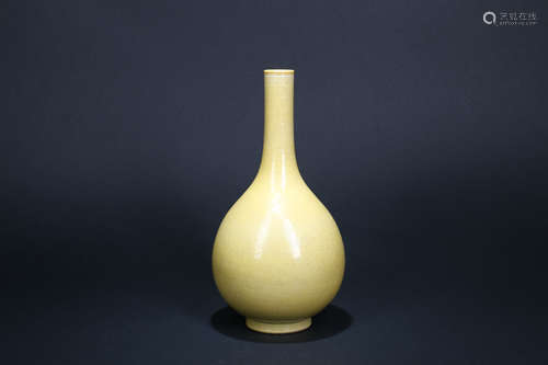 A Chinese Yellow Glazed Porcelain Vase