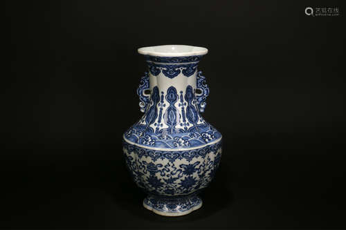 A Chinese Blue and White Porcelain Vase