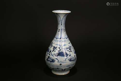 A Chinese Blue and White Porcelain Vase