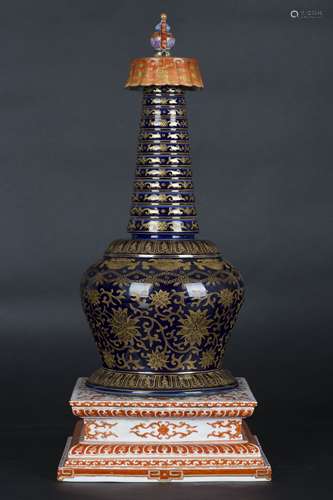 A Chinese Porcelain Tower